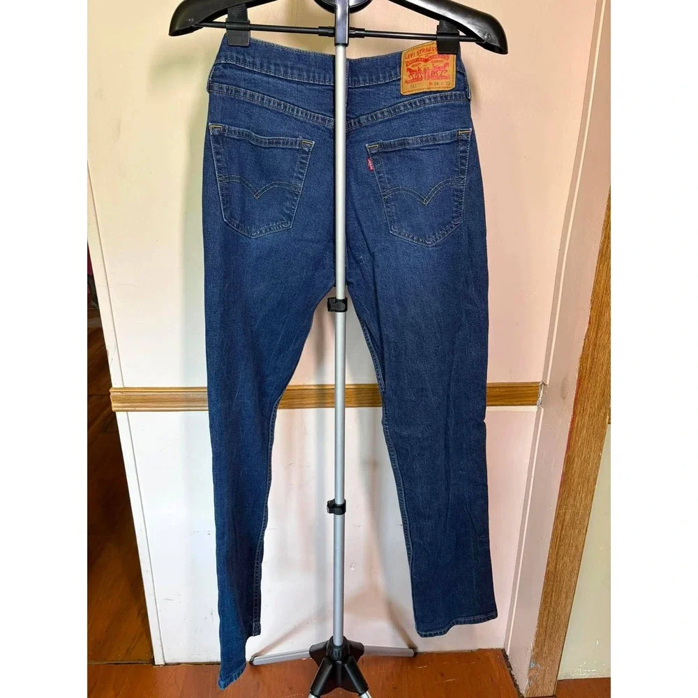 Levis measurements waist